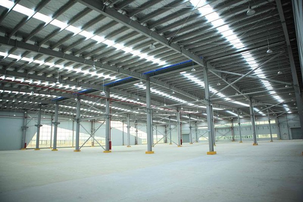 鋼結構廠房為什么能抗震，原來全靠它支撐